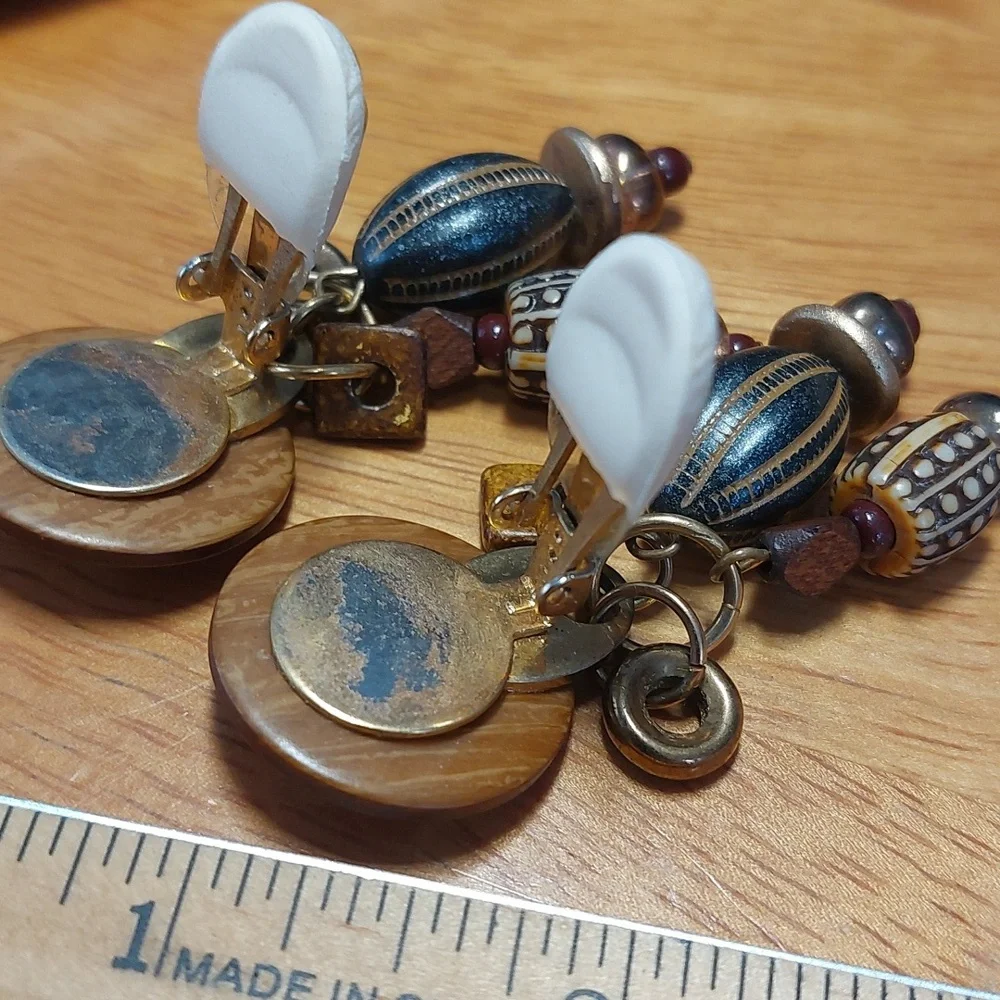 💜5/$25💜 Boho Wood Bead Dangle Clip-on Statement Earrings - Picture 4 of 4